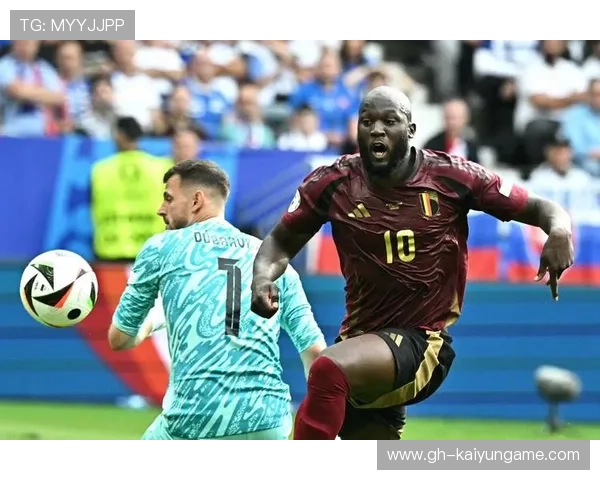 卢卡库内切抽射质量恐怖，比利时进攻如铁锤一般凶猛——一场现代前场战术的解析